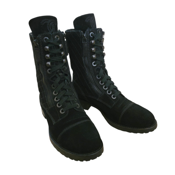 Chanel Quilted Suede CC Logo Combat Boots Black Moto Lace Up G29324 IT 37 6 6.5 - Picture 7 of 16